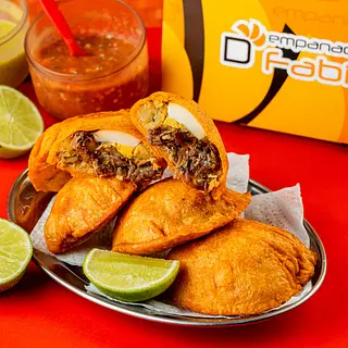 Empanada De Carne Desmechada